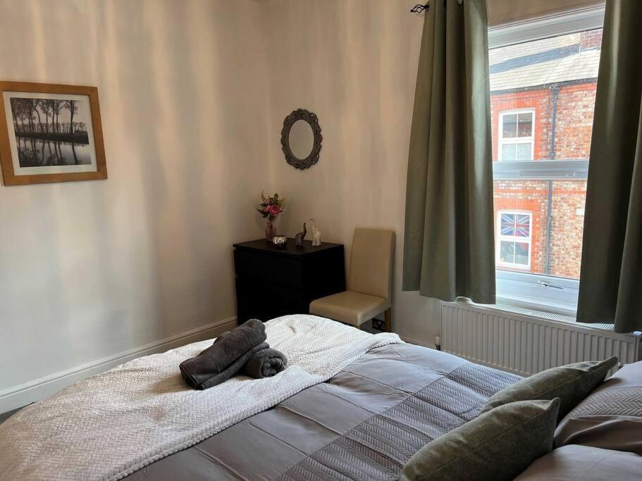 Spacious 2-Bedroom House In Stockton Heath With Free Wifi By Amazing Spaces Relocations Ltd Warrington  Exterior photo